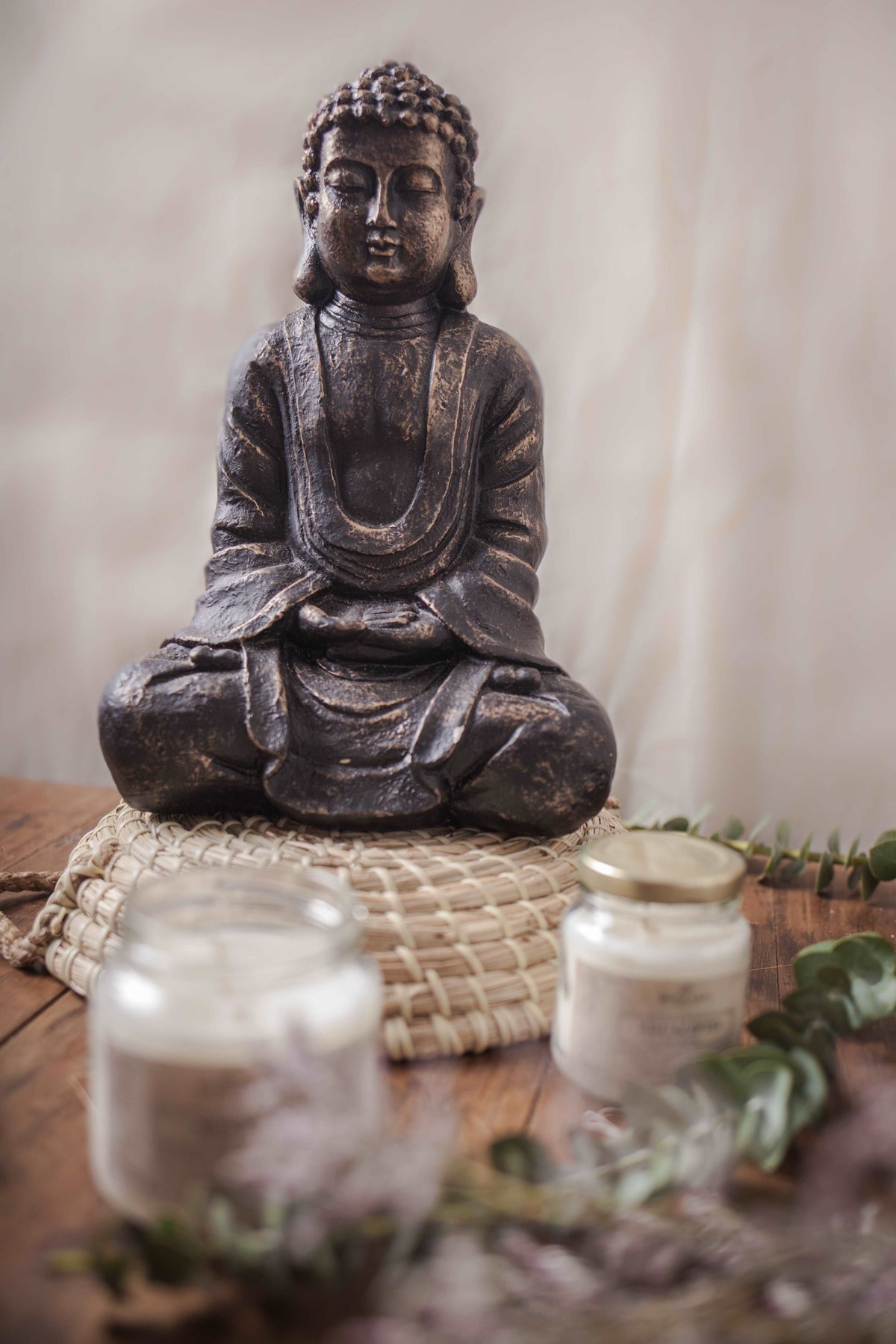 Buda meditando